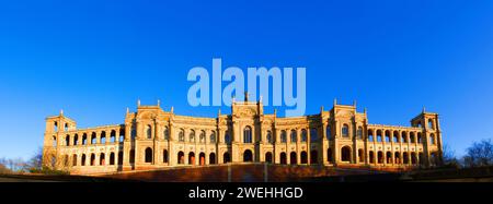 Panoramablick auf das Maximilianeum, das Bayerische parlament, München, Bayern, Deutschland, Europa Stockfoto