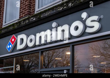 Domino's Pizza Shop Front in Großbritannien. Stockfoto