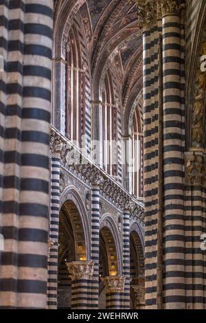 Siena, Italien - 26. Juli 2023: Innere der Kathedrale von Siena in der Toskana, Italien Stockfoto