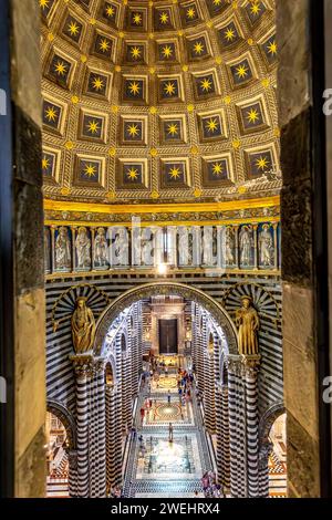 Siena, Italien - 26. Juli 2023: Innere der Kathedrale von Siena in der Toskana, Italien Stockfoto