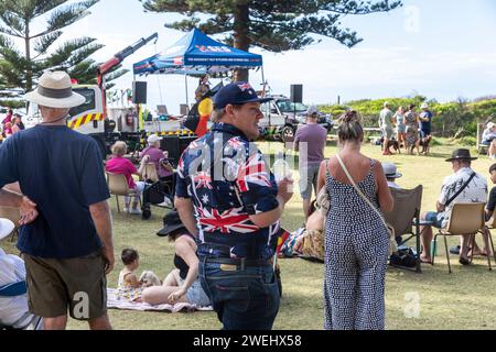 Australien Day Frühstück im Newport Beach Reserve an Sydneys nördlichen Stränden versammeln sich australier an diesem öffentlichen Feiertag, um den offiziellen Nationalfeiertag Australiens zu feiern. Am 26. Januar 1788 wurde die erste Flotte gelandet und Arthur Phillip die britische Union Flag in Sydney Cove in New South Wales anhebt. 26. Januar 2024 Sydney Australia, Credit Martin Berry@alamy Live News. Stockfoto
