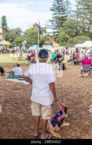 Australien Day Frühstück im Newport Beach Reserve an Sydneys nördlichen Stränden versammeln sich australier an diesem öffentlichen Feiertag, um den offiziellen Nationalfeiertag Australiens zu feiern. Am 26. Januar 1788 wurde die erste Flotte gelandet und Arthur Phillip die britische Union Flag in Sydney Cove in New South Wales anhebt. 26. Januar 2024 Sydney Australia, Credit Martin Berry@alamy Live News. Stockfoto