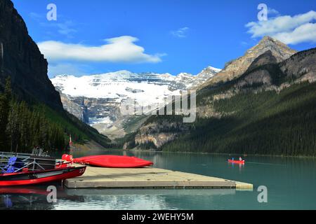 Albertas wunderschöner Lake Louise und der wunderschöne Blick auf die Berge. Stockfoto