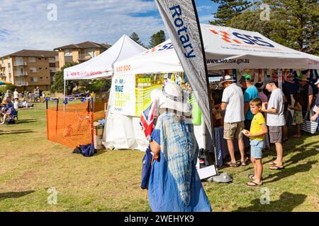 Australien Day Frühstück im Newport Beach Reserve an Sydneys nördlichen Stränden versammeln sich australier an diesem öffentlichen Feiertag, um den offiziellen Nationalfeiertag Australiens zu feiern. Am 26. Januar 1788 wurde die erste Flotte gelandet und Arthur Phillip die britische Union Flag in Sydney Cove in New South Wales anhebt. 26. Januar 2024 Sydney Australia, Credit Martin Berry@alamy Live News. Stockfoto