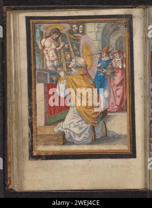 MIS van Gregorius, Frans Crabbe van Espleghem, 1497–1552 Druck Gregorius sitzt auf den Knien vor dem Altar. Christus erscheint auf dem Altar, der ihm seine blutenden Wunden zeigt. Neben Christus erscheinen die Passionswerkzeuge. Im Hintergrund Geistliche. Ein Kardinal trägt das päpstliche Diadem Gregorius. Dieser Druck ist Teil eines handgeschriebenen Gebetsbuches. Papier. Pergament (tierisches Material) Ätzen / Gravieren der Masse von St. Gregor der große: Christus erscheint über dem Altar mit den Instrumenten der Passion; vielleicht fließt Blut von Christi Seite. Schmerzensmann, Imago pietatis, ErbÃ¤rmd Stockfoto