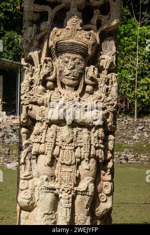 Stela B freistehende Skulptur in den Copan Mayan Ruinen, Copan Ruinas, Honduras Stockfoto