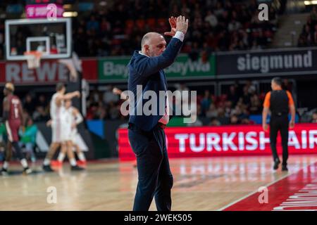 München, Deutschland. Januar 2024. Pablo Laso (Bayern München, Headcoach) GER, FC Bayern München vs. 1. FC Union Berlin, Fussball, Bundesliga, 13. Spieltag, Spielzeit 2023/2024, 24.01.2024 Foto: Eibner-Pressefoto/Johannes Ritter Credit: dpa/Alamy Live News Stockfoto