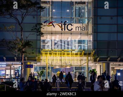 Der Eingang zum Two International Finance Center Mall, IFC2, Central Financial District, Hongkong, China. Stockfoto