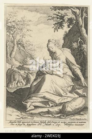 Rest on the Flight into Egypt, 1600 - 1699 Print Maria und das Christkind ruhen an einem Baum in einer bergigen Landschaft. Im Hintergrund Joseph links mit einem Esel. Zwei lateinische Zeilen unter der Vorstellung. Papiergravur ruht auf dem Flug nach Ägypten Stockfoto