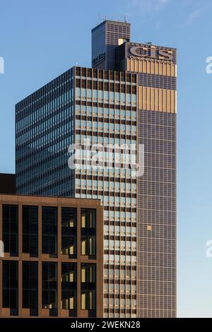 Der legendäre CIS Tower in Manchester, Großbritannien. Fotografiert in goldener Stunde an einem schönen klaren Herbsttag Stockfoto