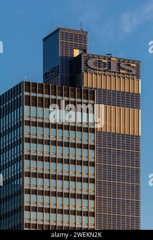 Der legendäre CIS Tower in Manchester, Großbritannien. Fotografiert in goldener Stunde an einem schönen klaren Herbsttag Stockfoto