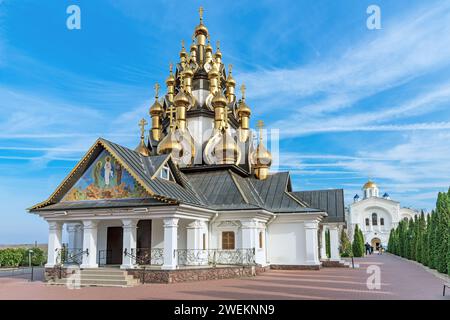 Kirche der Verklärung des Erlösers auf dem Territorium des Ust-Medveditsky-Erlöser-Verklärung-Klosters. Serafimowitsch. Oblast Wolgograd. Stockfoto