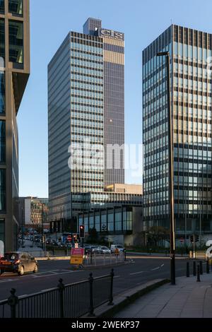 Bild des GUS-Turms mit 4 Angel Square und New Century House in Manchester, Großbritannien. An einem schönen, sonnigen späten Nachmittag Stockfoto