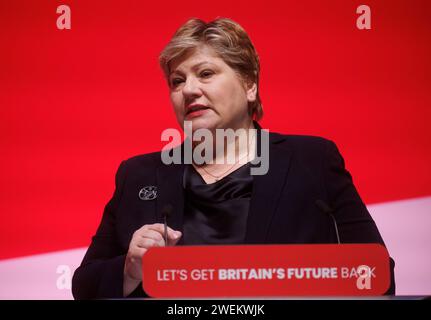 Die Schattenstaatsanwältin für England und Wales, Emily Thornberry, hält ihre Hauptredner auf der Labour Party-Konferenz. Stockfoto