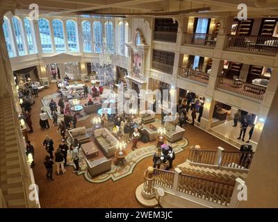 Chessy, Frankreich. Januar 2024. © PHOTOPQR/LE PARISIEN/Marie Briand-Locu ; Chessy ; 25/01/2024 ; Chessy, jeudi 25 janvier. Le Disneyland Hôtel, l'Hôtel le plus luxueux du parc d'attractions Disneyland Paris, ein Rouvert Après plus de deux ans de travaux. Chessy, Frankreich, 25. januar 2024 das Disneyland Hotel, das luxuriöseste Hotel im Disneyland Paris Freizeitpark, wurde nach mehr als zwei Jahren Arbeit wieder eröffnet. Quelle: MAXPPP/Alamy Live News Stockfoto