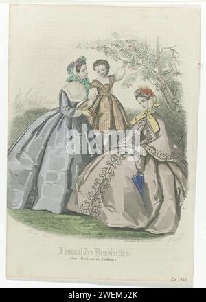 Journal des Demoiselles, CA. 1863: Paris Boulevard (...), um 1863 zwei Frauen in Crinoline Japon, mit einem Kind in einem Garten. Druck aus dem Modemagazin Journal des Demoiselles (1833-1922). Papiergravur von Modetafeln. Kleid, Kleid (+ Mädchenkleidung). Obst pflücken. Früchte: Kirsche. Bäume: Kirschbaum. Sonnenschirm, Sonnenschirm (+ Damenkleidung). Kopfbedeckung: Hut (+ Damenbekleidung). cape (+ Damenkleidung). Stockfoto