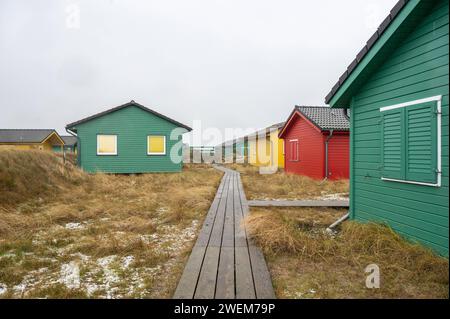 Helgoland Düne Präzisierer: Die Düne, nordfriesisch de Hallem, englisch Sandy Island ist die einzige Nebeninsel der deutschen Nordseeinsel Helgoland. Sie gehören mit der Hauptinsel zur Gemeinde Helgoland und damit zum schleswig-holsteinischen Kreis Pinneberg. Helgoland Schleswig-Holstein Deutschland *** Helgoland Düne genauer gesagt die Düne Nordfriesisch de Hallem, English Sandy Island ist die einzige Nebeninsel der deutschen Nordseeinsel Helgoland und gehört mit der Hauptinsel zur Gemeinde Helgoland und damit zum Schleswig-holsteinischen Landkreis Pinneberg Helgoland Schles Stockfoto