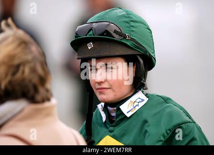 Jockey Tabitha Worsley vor der Handicap Chase der Pertemps Novices auf der Huntingdon Racecourse, Cambridgeshire. Bilddatum: Mittwoch, 25. Januar 2024. Stockfoto