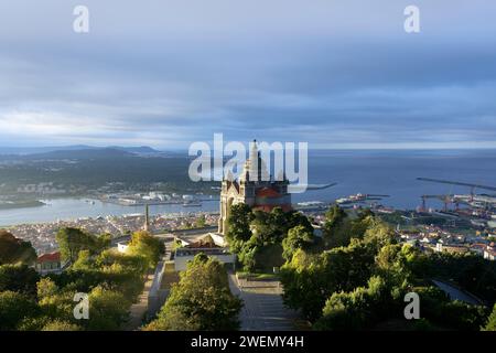 Panorama, Skyline, Kirche, Santuario de Canta Luzia, Montanha de Santa Luzia, Viana do Castelo, Portugal Stockfoto