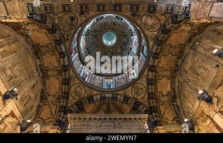 Kuppel der Kathedrale von San Lorenzo, Grundstein gelegt 1098, Piazza San Lorenzo, Genua, Italien Stockfoto