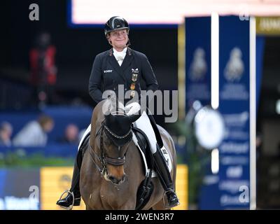 AMSTERDAM - Isabell Werth mit DSP Quantaz während des FEI World Cup Dressurwettbewerbs beim Springturnier Amsterdam 2024 im RAI am 26. Januar 2024 in Amsterdam, Niederlande. ANP | Hollandse Hoogte | GERRIT VAN COLOGNE Stockfoto