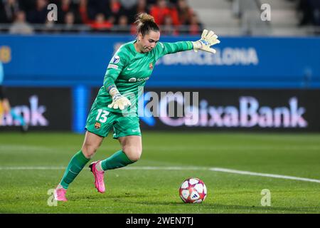 Barcelona, Spanien. Januar 2024. Torhüterin Catalina Coll (13) des FC Barcelona beim Spiel der UEFA Women's Champions League zwischen dem FC Barcelona und Eintracht Frankfurt bei Estadi Johan Cruyff in Barcelona. (Foto: Gonzales Photo/Alamy Live News Stockfoto