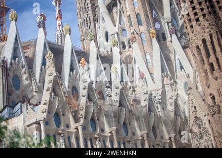 Barcelona, Sagrada Família, Fresken, Skulpturen, Fassade, Ornament, Türme, Tempel, Kirche, Religion, Kunst, Antonio Gaudi Stockfoto