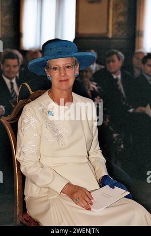 Kopenhagen, Dänemark /08-09-2004/Königin Margrethe II. Von Dänemark kommt am Rathaus von Kopenahgen in der dänischen Hauptstadt an. Photo.Francis Joseph Dean/Dean Pictures Stockfoto