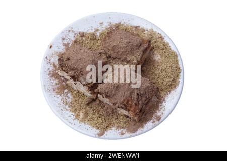 Kalte Baklava mit Walnüssen, türkisches Dessert, isoliert Stockfoto