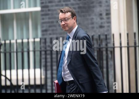 London, Großbritannien. Juli 2022. Simon Clarke, Chief Secretary of the Treasury, verlässt eine Kabinettssitzung in der Downing Street. Quelle: Justin Ng/Alamy Stockfoto