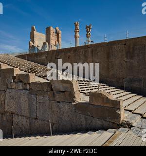 Die große Treppe in Persepolis, einer alten Hauptstadt der persischen Könige der Achämenischen Dynastie. Provinz Fars, Iran. Stockfoto