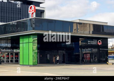 Weißrussland, Minsk - 6. oktober 2023: Eingang der U-Bahn-Station Vokzalnaya Stockfoto