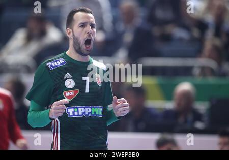 Zagreb, Kroatien. Januar 2024. Bendeguz Boka aus Ungarn gibt während des Endrundenspiels der EHF Euro 2024 zwischen Ungarn und Slowenien in der Lanxess Arena am 26. Januar 2024 in Köln Gesten. Foto: Sanjin Strukic/PIXSELL Credit: Pixsell/Alamy Live News Stockfoto