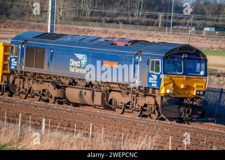 DRS-Diesellokomotive der Baureihe 66, die Carlisle Eden Mind, die Stein aus dem Steinbruch Shap schleppt. Stockfoto