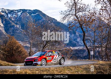 Gap, Frankreich. Januar 2024. 20 ROSSEL Yohan, DUNAND Arnaud, Citroen C3 Rally2, Action während der Rallye Automobile Monte Carlo 2024, 1. Runde der WRC-Weltmeisterschaft 2024, vom 25. Bis 28. Januar 2024 in Monte Carlo, Monaco - Foto Damien Saulnier/DPPI Credit: DPPI Media/Alamy Live News Stockfoto