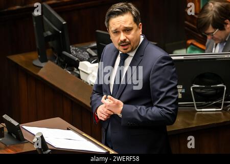 Warschau, Polen, 26. Januar 2024. Marcin Wiacek, die 4. Sitzung des polnischen Parlaments, die in einem Chaos stattfindet, das durch rechtliche Unstimmigkeiten mit der vorherigen Regierung entstanden ist. Am 13. Dezember 2023 übernahm die aktuelle Regierung in Polen die Macht und übernahm die rechtsextreme Partei Recht und Gerechtigkeit, die seit acht Jahren regiert. Beide Seiten werfen einander verfassungswidrige Handlungen vor, und es gibt im Land de facto zwei Rechtssysteme. Quelle: Dominika Zarzycka/Alamy Live News Stockfoto