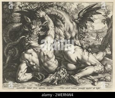 Ein Drache, der die Gefährten von Cadmus, Hendrick Goltzius, nach Cornelis Cornelisz, verschlingt. Van Haarlem, 1588 Druck Ein Drache steckt seine Zähne in den Kopf eines jungen Mannes, seine Klauen in den Körper eines anderen Menschen. Im Hintergrund kämpft ein Mann gegen den Drachen. Unter der Anzeige wird eine lateinische Textregel angezeigt. Cadmus' Gefährten, die Wasser holen sollen, werden von dem Drachen getötet, der die Quelle bewachte Stockfoto