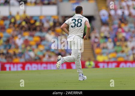 Brisbane, Australien. Januar 2024. Josh Hazlewood (38 Australien) Bowling während des NRMA Insurance Test Matches zwischen Australien und West Indies im Th Stockfoto