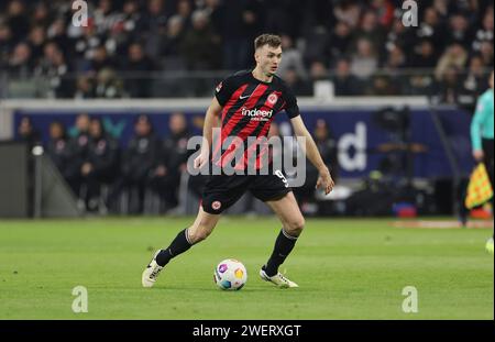 Frankfurt Am Main, Deutschland. Januar 2024. 26.01.2024, Fussball-Bundesliga, Eintracht Frankfurt - 1. FSV Mainz 05, emonline, emspor, v.l., Sasa Kalajdzic (Eintracht Frankfurt) DFL/DFB-VORSCHRIFTEN VERBIETEN DIE VERWENDUNG VON FOTOGRAFIEN ALS BILDSEQUENZEN UND/ODER QUASI-VIDEO. Xdcx Credit: dpa/Alamy Live News Stockfoto