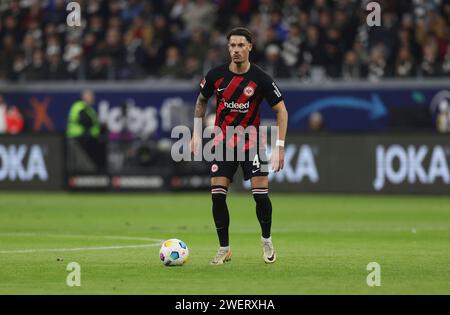 Frankfurt Am Main, Deutschland. Januar 2024. 26.01.2024, Fussball-Bundesliga, Eintracht Frankfurt - 1. FSV Mainz 05, emonline, emspor, v.l., Robin Koch (Eintracht Frankfurt) DFL/DFB-VORSCHRIFTEN VERBIETEN DIE VERWENDUNG VON FOTOGRAFIEN ALS BILDSEQUENZEN UND/ODER QUASI-VIDEO. Xdcx Credit: dpa/Alamy Live News Stockfoto