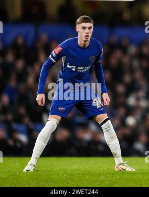 Chelsea's Cole Palmer im Einsatz während des Spiels der 4. Runde des Chelsea FC gegen Aston Villa FC Emirates FA Cup in Stamford Bridge, London, England, Großbritannien am 26. Januar 2024 Credit: Every Second Media/Alamy Live News Stockfoto