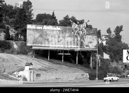 Werbetafeln aus der Zeit der 1960er Jahre auf dem Sunset Strip zur Werbung für den Musiker Quincy Jones in Los Angeles, Kalifornien, USA Stockfoto