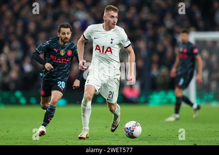 London, Großbritannien. Januar 2024. Dejan Kulusevski von Tottenham Hotspur am Ball während des FA Cup Spiels im Tottenham Hotspur Stadium in London. Der Bildnachweis sollte lauten: Kieran Cleeves/Sportimage Credit: Sportimage Ltd/Alamy Live News Stockfoto