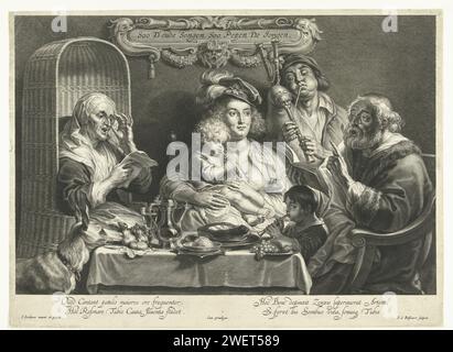 Also sangen die alten Leute, der Junge quietscht, Schelte Adamsz. Bolswert, nach Jacques Jordaens, 1638 - 1659 Druck sitzt Eine Mutter mit einem kleinen Kind, das auf ihrem Schoß an einem gedeckten Tisch spielt. Neben ihr bläst ihr Mann mit konvexen Backen auf einen Dudelsack und ein kleiner Junge spielt auf einer Flöte, während sein Großvater und seine Großmutter, beide mit Brille, singen. Der singende alte Mann gibt die Größe mit einem Finger. Ein großer Hund liegt mit seiner Schnauze auf dem Tisch und schaut mit leeren Ohren auf die Szene. An der Wand hinter der Gruppe ist eine reich verzierte Kartusche mit dem Spruch soo d’oude Songen so zu sehen Stockfoto