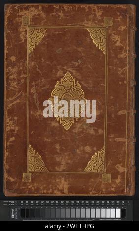 Die Architektur von James Androuetii du Cerceau, Werk, Jacques Androuet, 1559 - 1561 Buch 'The Architectura Iacobi Androuetii du Cerceau' (1559): 69 Radierungen mit 171 Aufführungen von Architektur und Ornamentik. In einer Band mit Seconde Livre d’ArchitectVre (1561): 64 Radierungen mit ornamentierten Architekturteilen, darunter Kamine, Brunnen, Portale. Gebunden in einem zeitgenössischen französischen Band aus Kalbsleder mit goldenen Stempeln. Im Foedraal. Auf dem vorderen Blatt in der Vorderseite klebt Ex-libris „North Library“ 1860. Band: Kalb (Leder). Papierätzung/Buchdruck Stockfoto