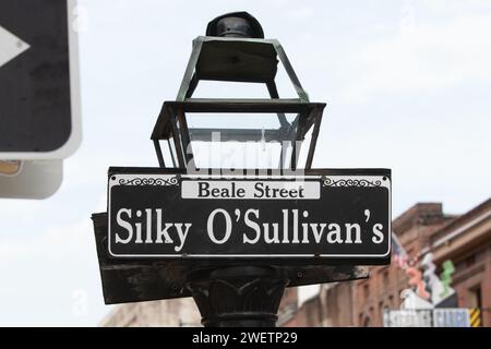 Silky O'Sullivan's und Beale Street Schild Stockfoto