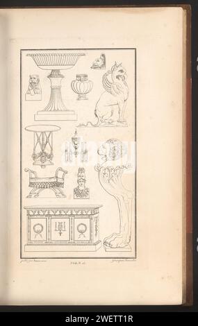 Verschiedene Ornamente, Pierre-Nicolas Beauvallet, 1820 Ornamentdruck mit verschiedenen Möbeln und anderen Objekten. Teil (5. CAH. N. 25) des Prentalbums mit zwei Serien von insgesamt 138 Ornamentdrucken von Beauvallet und Normand, Fragmens d’Ortuens Dans Le Style Antique. Dekorative Möbel und dekorative Möbel Stockfoto