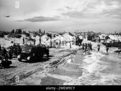 Niederländische Truppen der Prinzessin Irene Brigade landeten am D-Day, 6. Juni 1944 während des Zweiten Weltkriegs an den Stränden der Normandie Stockfoto