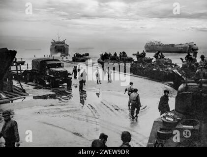 Französische Truppen der 2. Panzerdivision landeten am D-Day, 6. Juni 1944 während des Zweiten Weltkriegs an den Stränden der Normandie Stockfoto