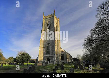 Blick auf St. Nicholas Church, Blakeney Village, North Norfolk Coast, England Stockfoto